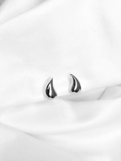 Jennie Pendientes de clip sin agujeros - PLATA