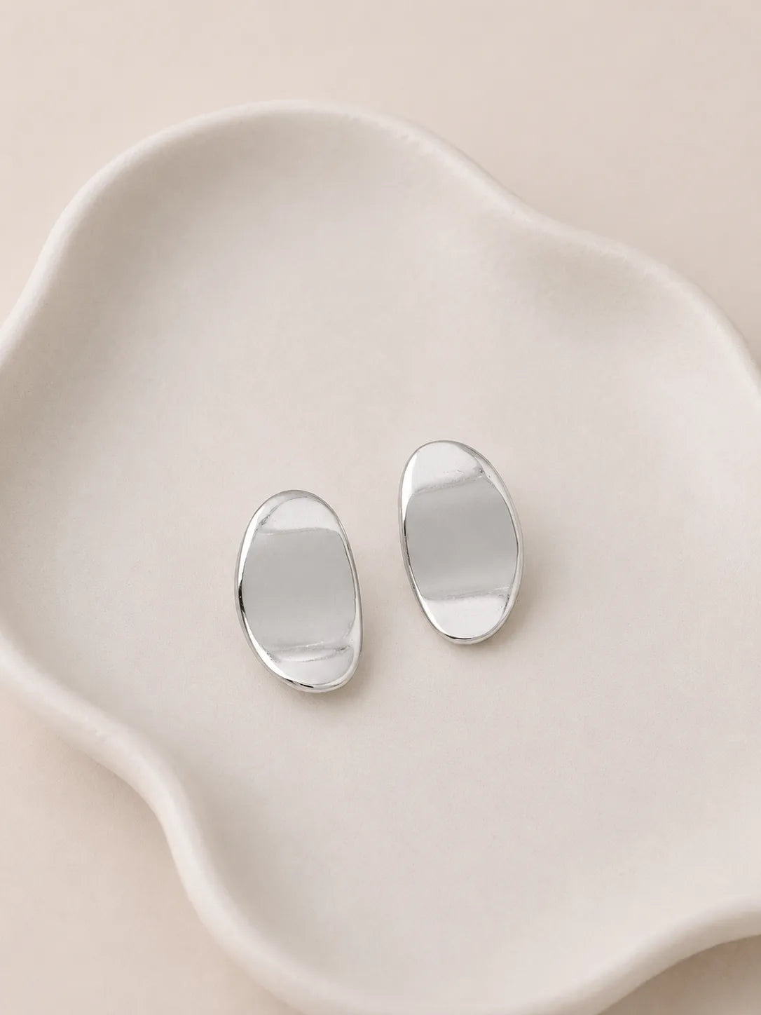 Carlota - Clip-on earrings