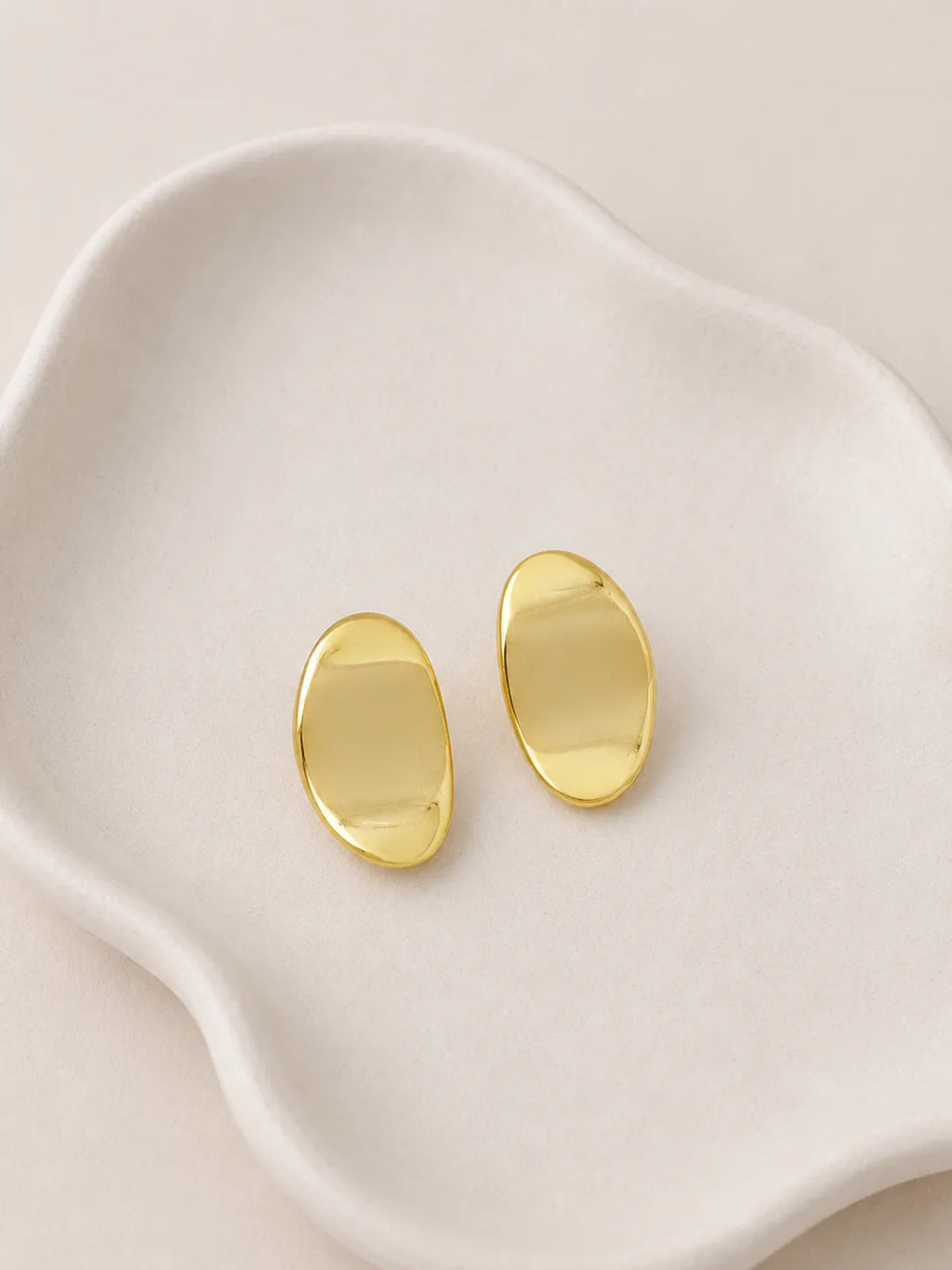 Carlota - Clip-on earrings
